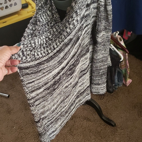 Sleeveless sweater - Picture 4 of 4